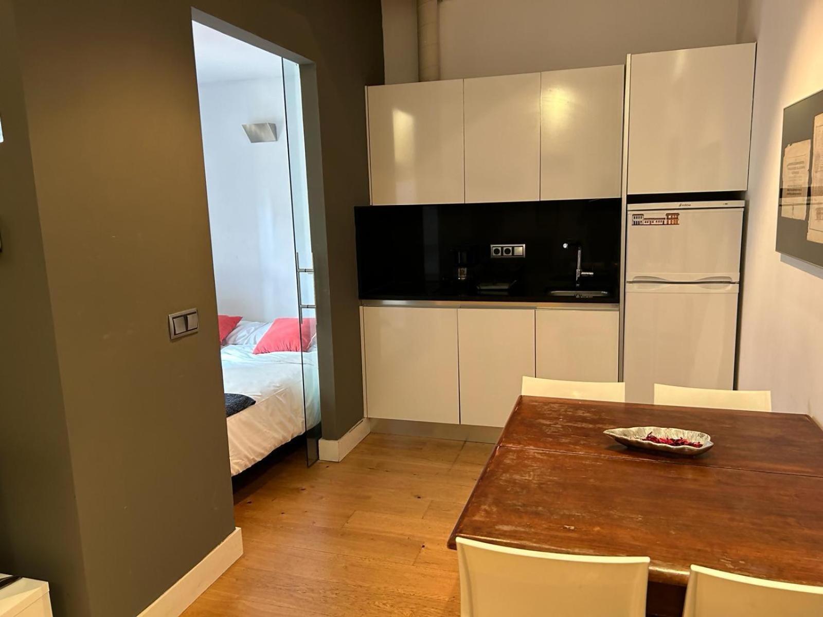 Estudio En Av De America Madrid Bagian luar foto