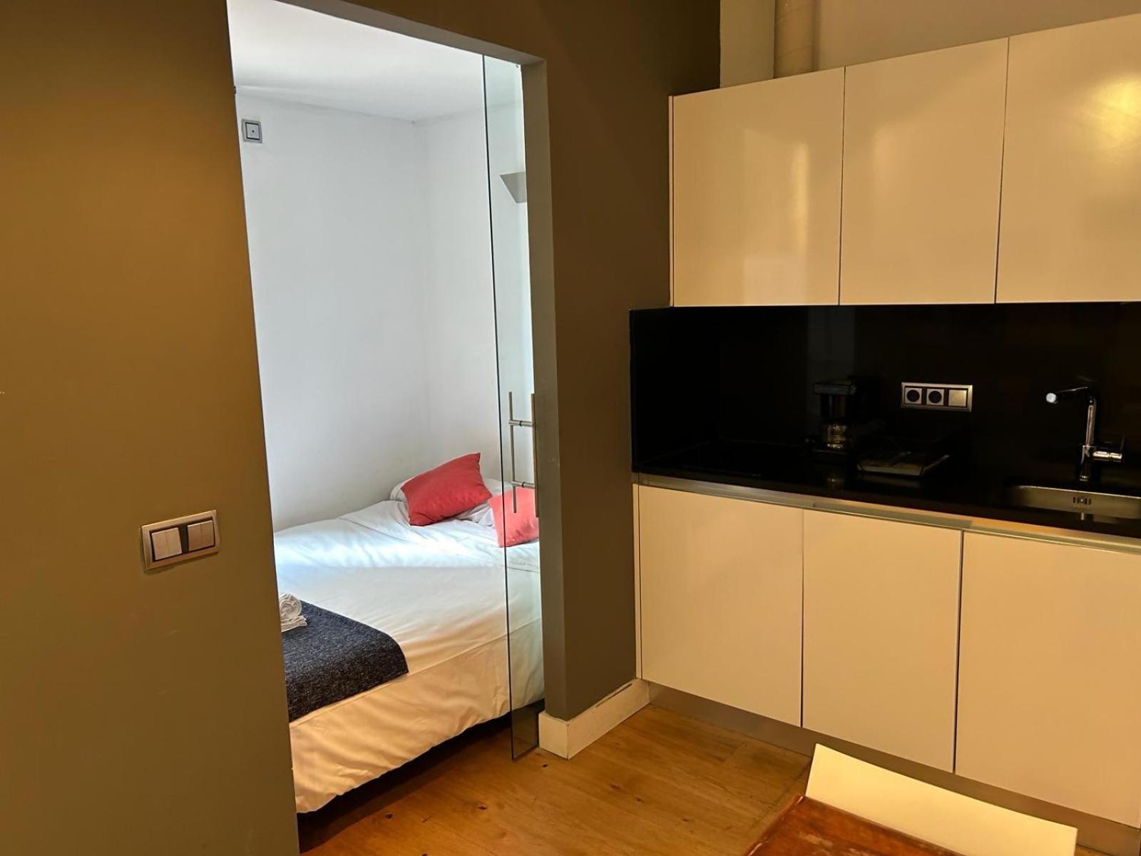 Estudio En Av De America Madrid Bagian luar foto